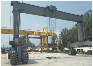 羅馬尼亞-液壓輪胎提梁機(jī)-YTL70t-16m